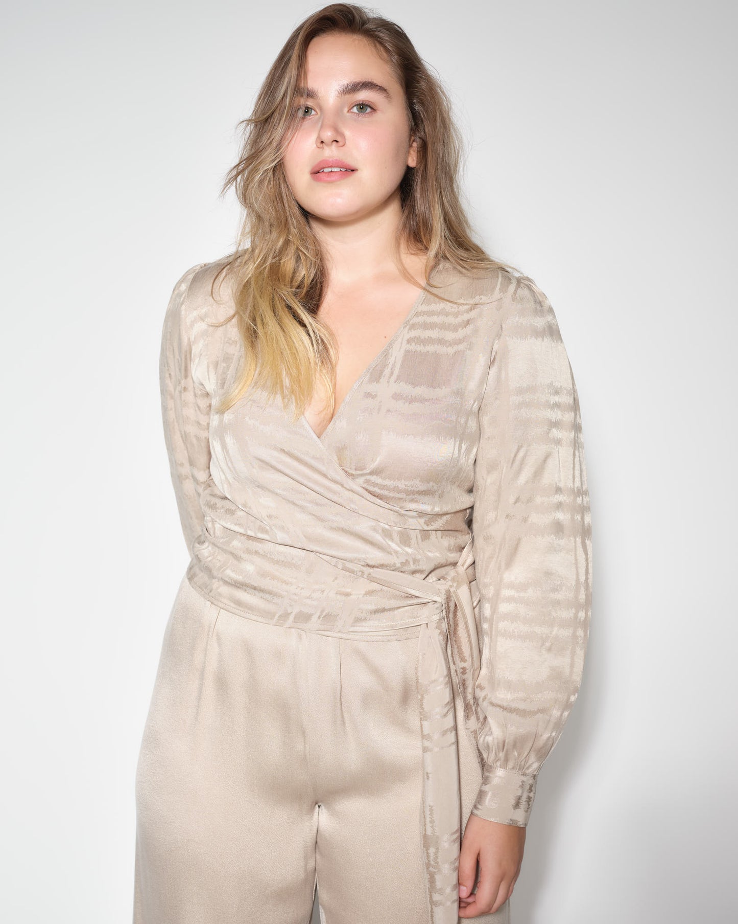 Nada Wrap Blouse Taupe